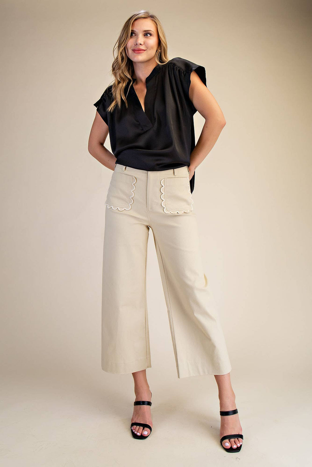 Main Character Scallop Pants