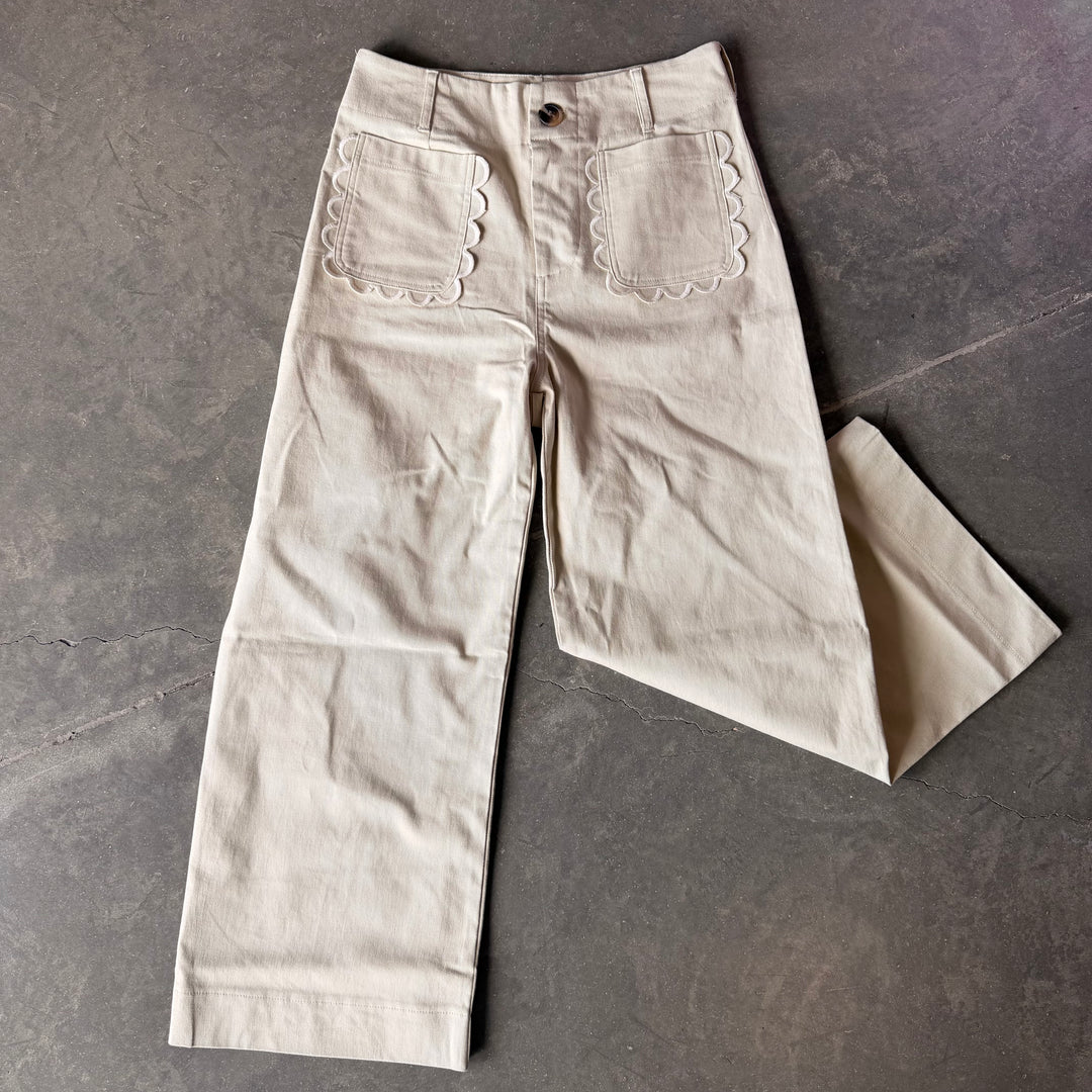 Main Character Scallop Pants