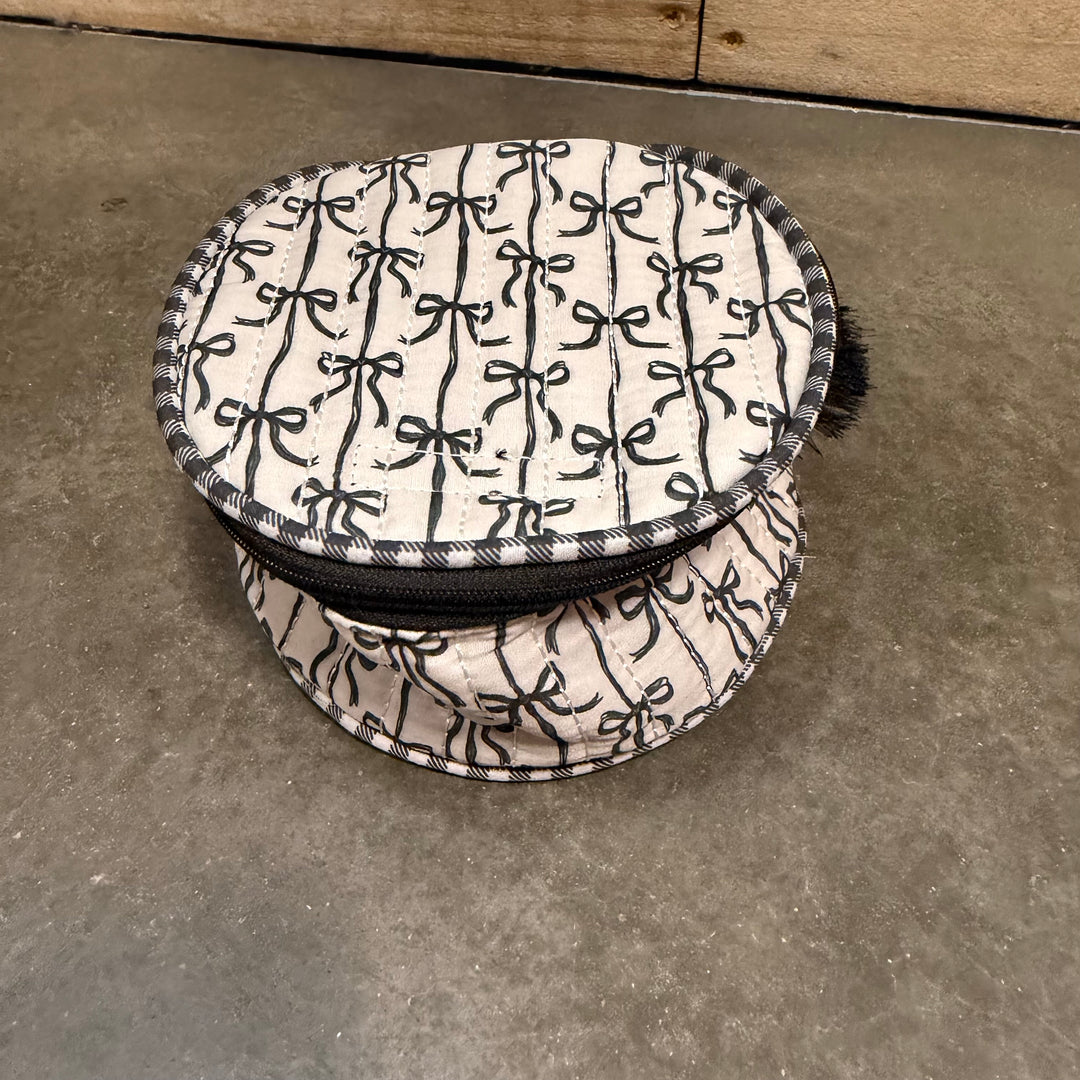 Simply Southern Quilted Round Case